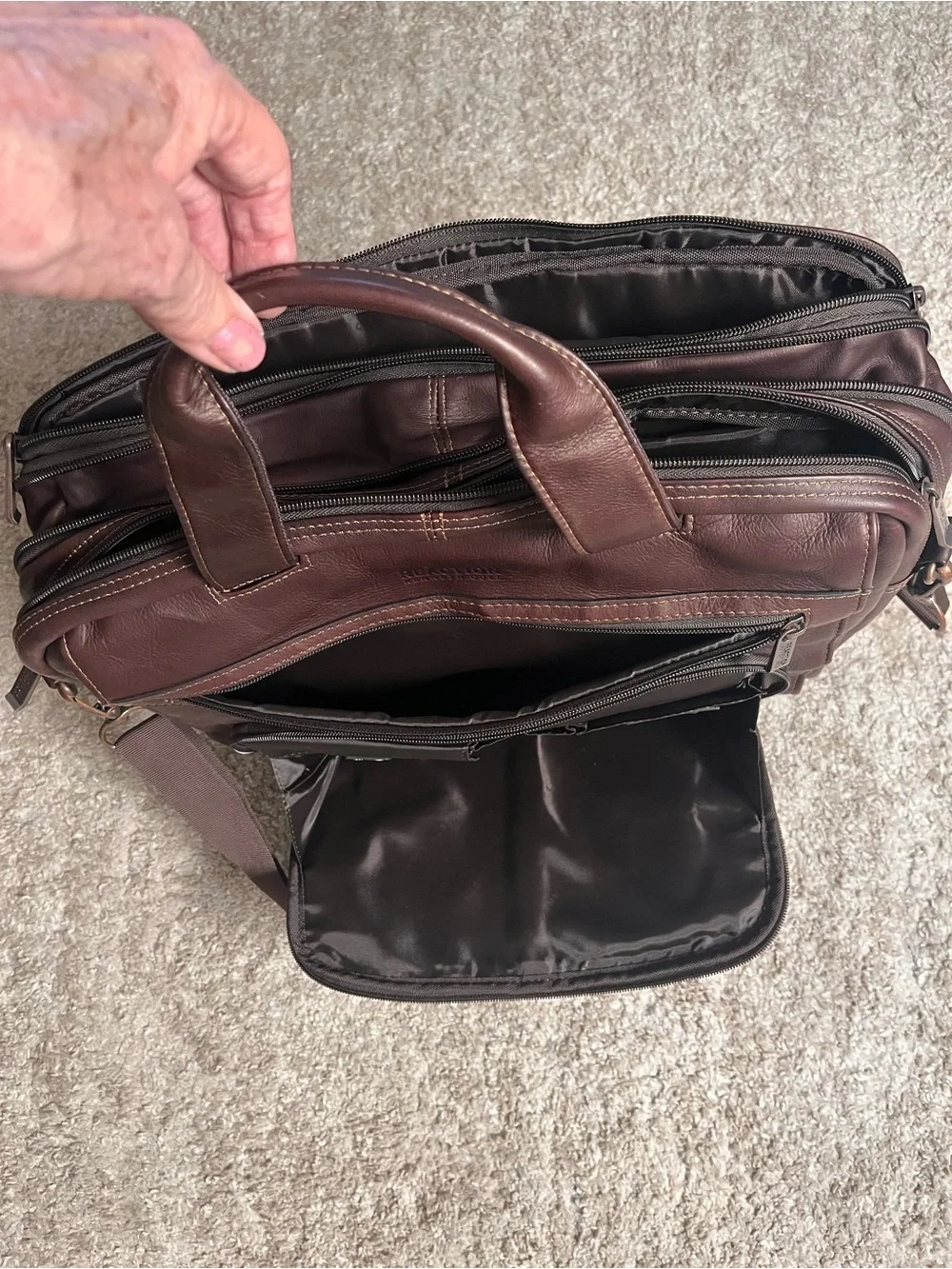 Kenneth Cole Reaction Dark Brown Leather Laptop Briefcase 16” W Crossbody